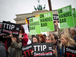 TTIP_protest_800x600_flickr_MehrDemokratie